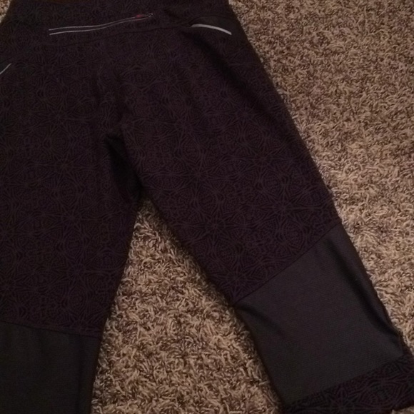 Athleta patterned crop pant - Picture 6 of 6